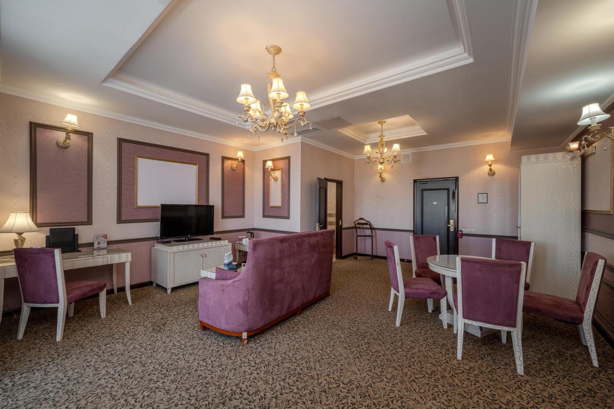 Jannat Regency Hotel Bisjkek Buitenkant foto