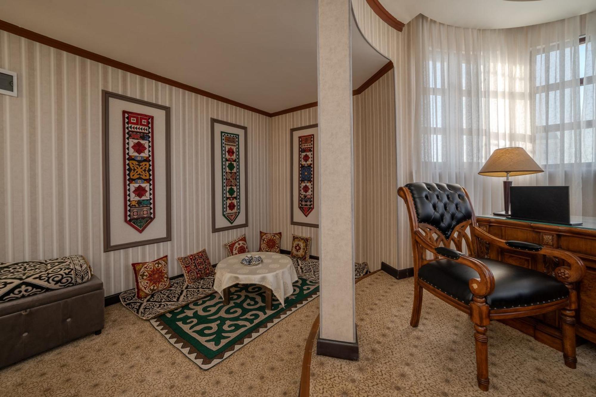 Jannat Regency Hotel Bisjkek Kamer foto
